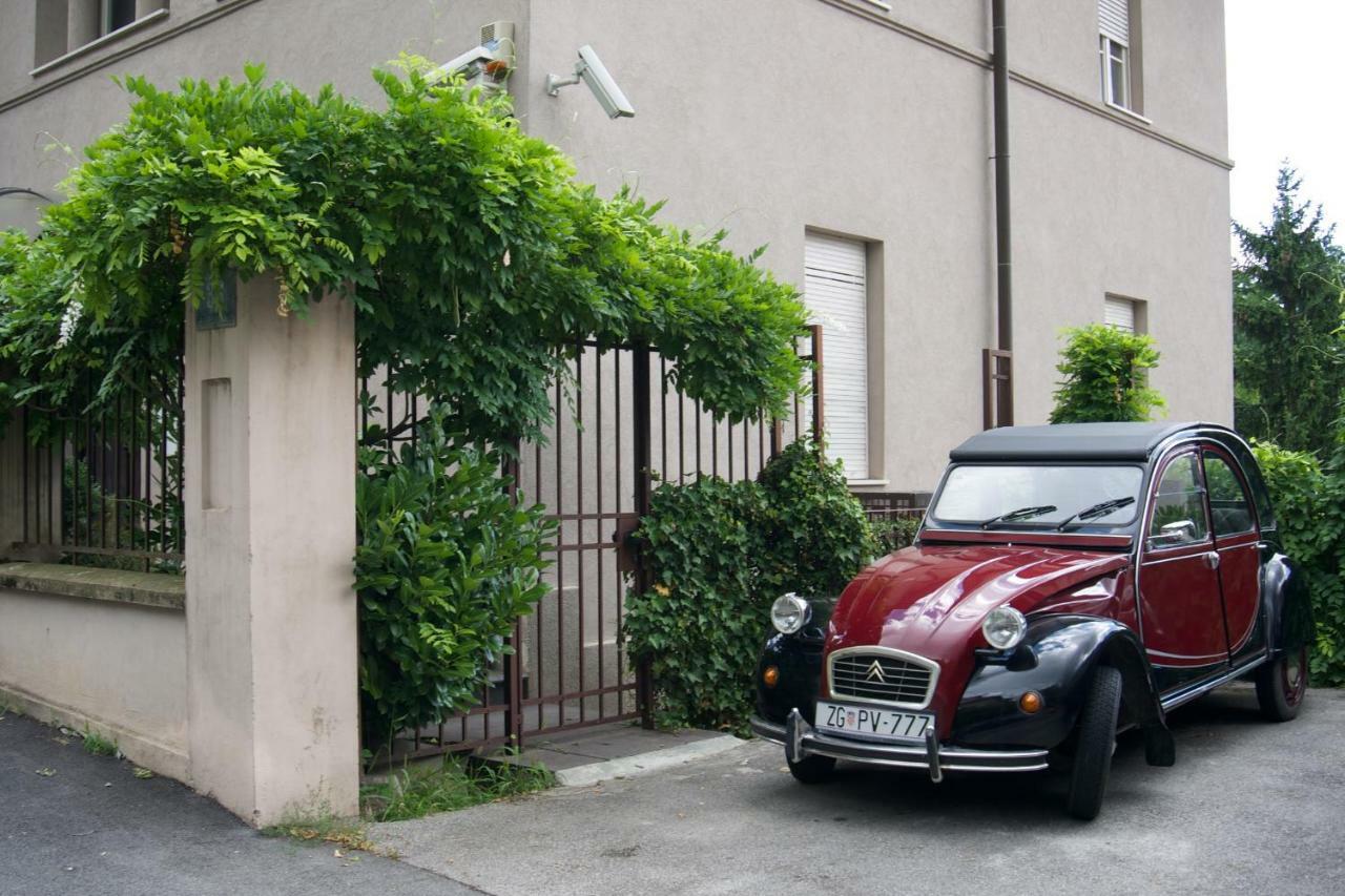 Embassy Row Bnb Zagreb Extérieur photo
